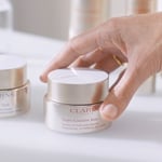 How to Apply Nutri-Lumière Day Cream | Clarins Beauty School