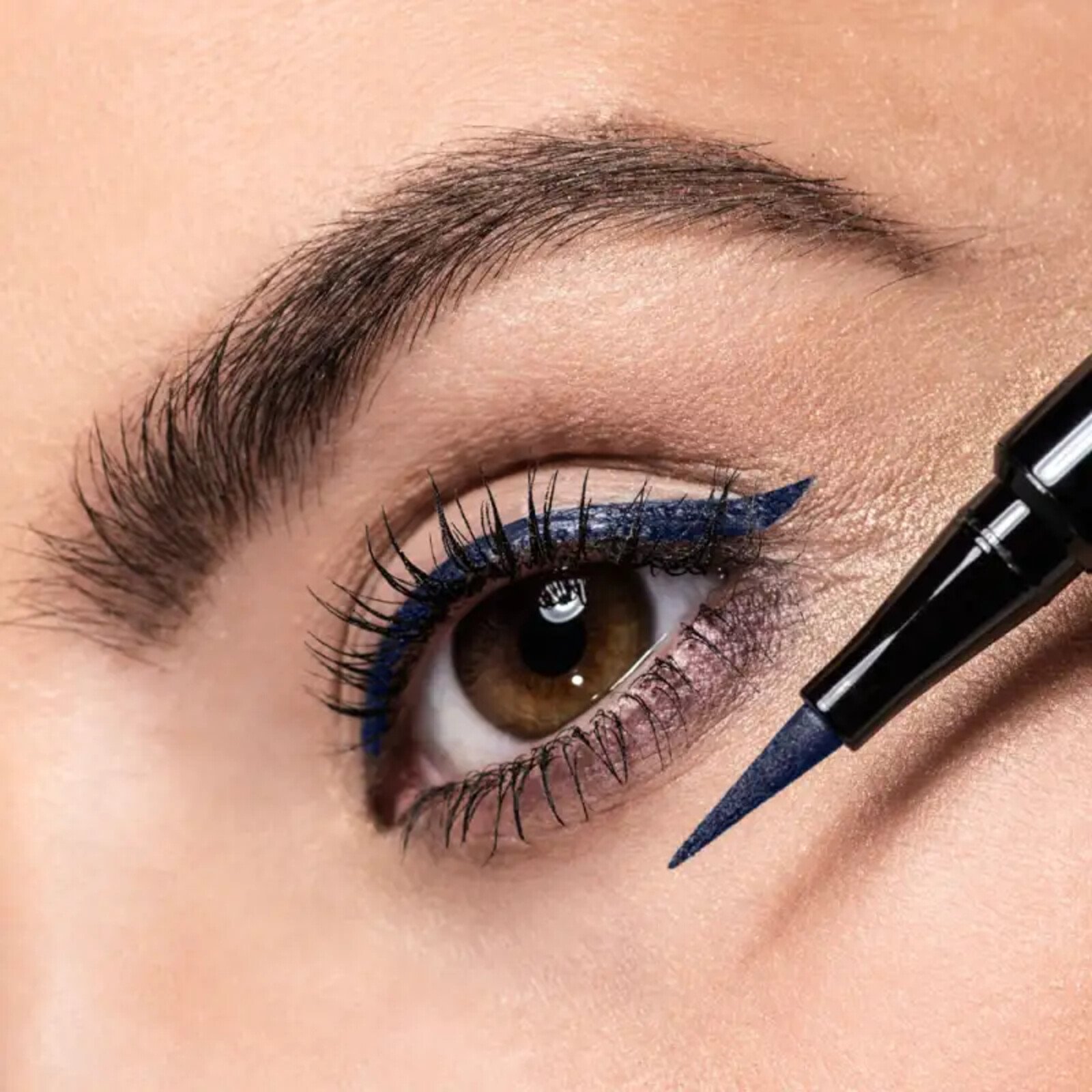 Artdeco Long-Lasting Liquid Liner Intense 12 Blue Line 0.6ml
