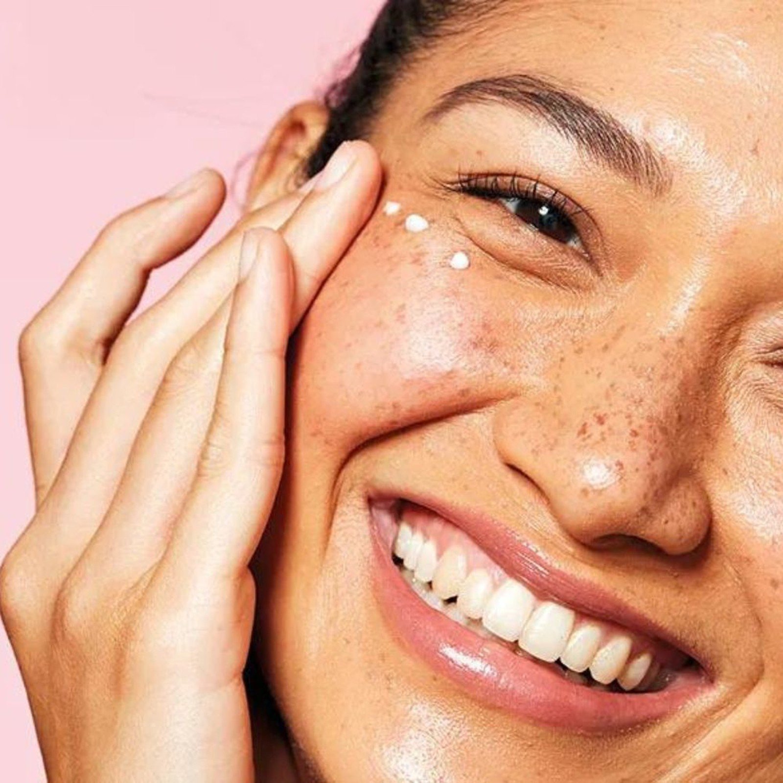 Avène Les Essentiels Emulsão Contorno de Olhos papos e olheiras 10ml

