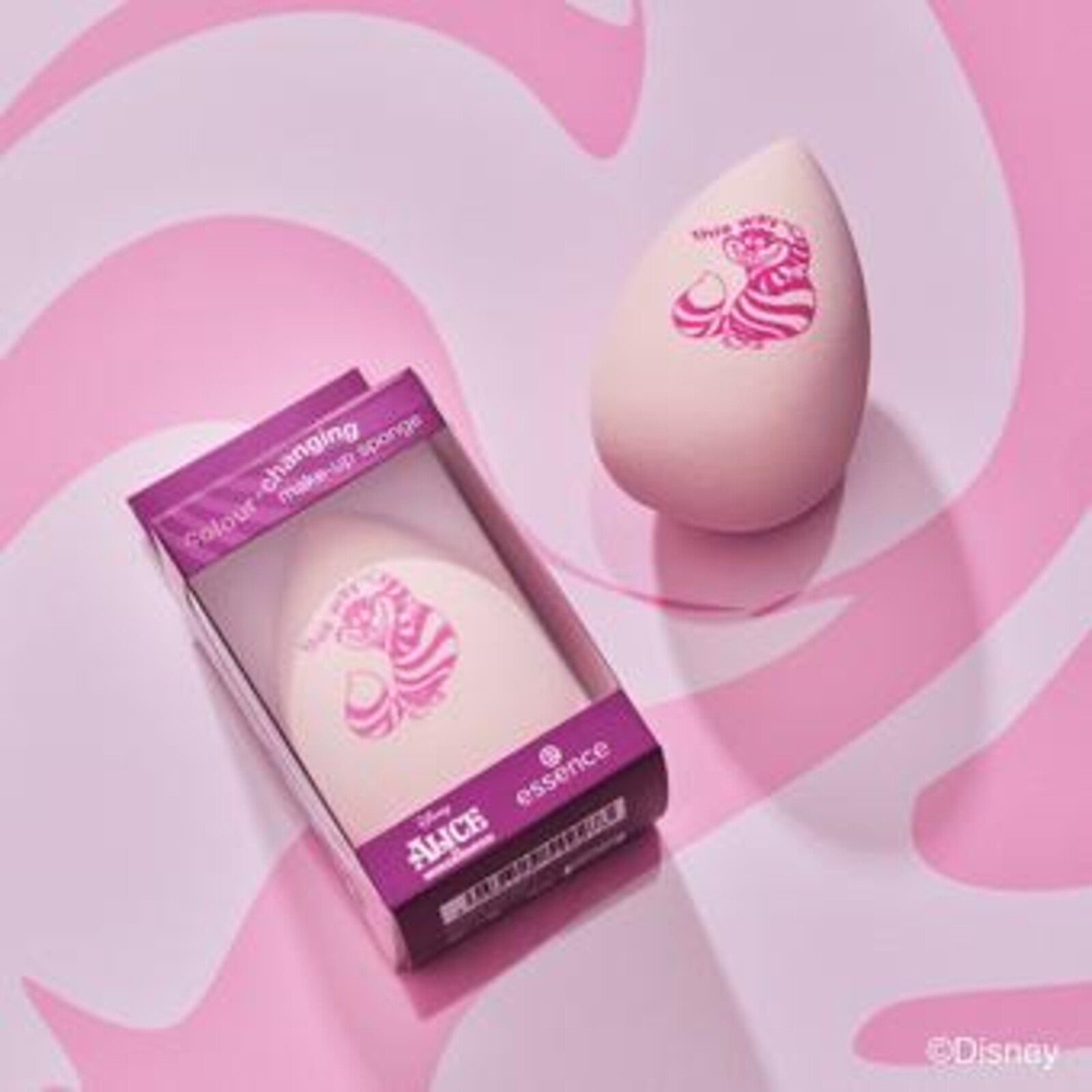 essence Disney Alice in Wonderland Color-Changing Makeup Sponge 01 This Way Or That Way?