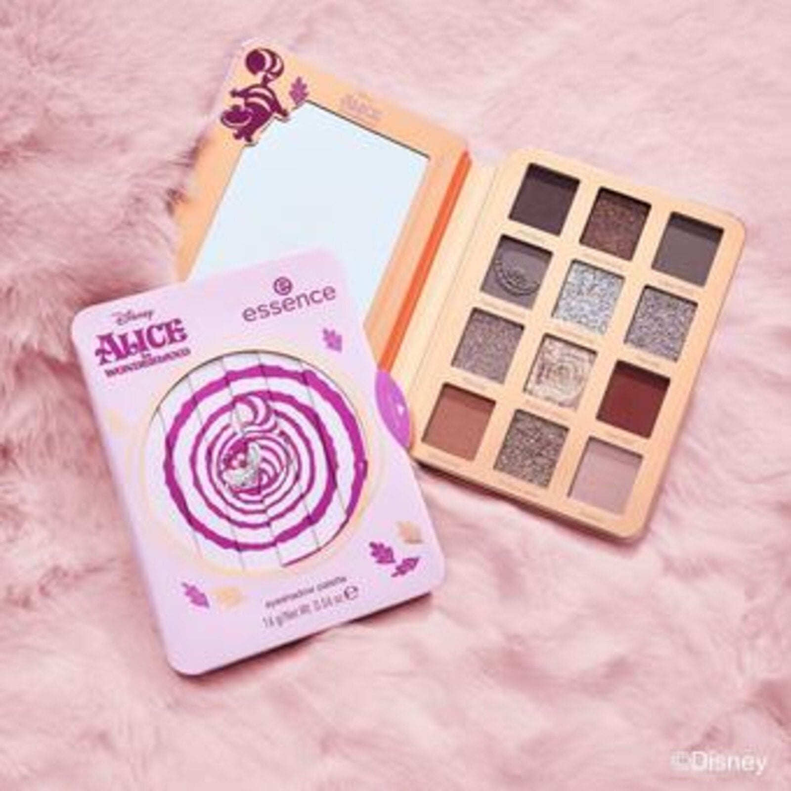 essence Disney Alice in Wonderland Eyeshadow Palette 01 All Smiles Here