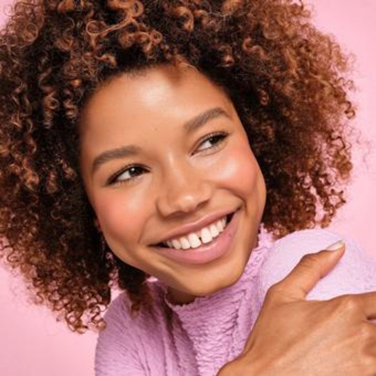 essence Disney Alice in Wonderland Fluffy Mousse Matte Blush 02 So Paw-Dorable 3.7g