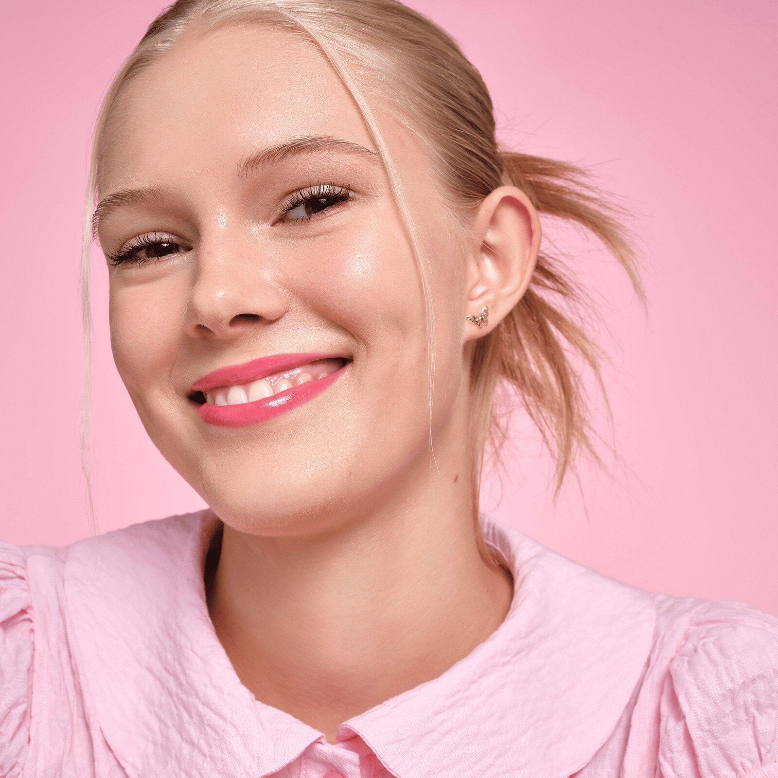 essence Disney Alice in Wonderland Key Chain Sheer Lip Balm 01 Late But Cute 1.35g