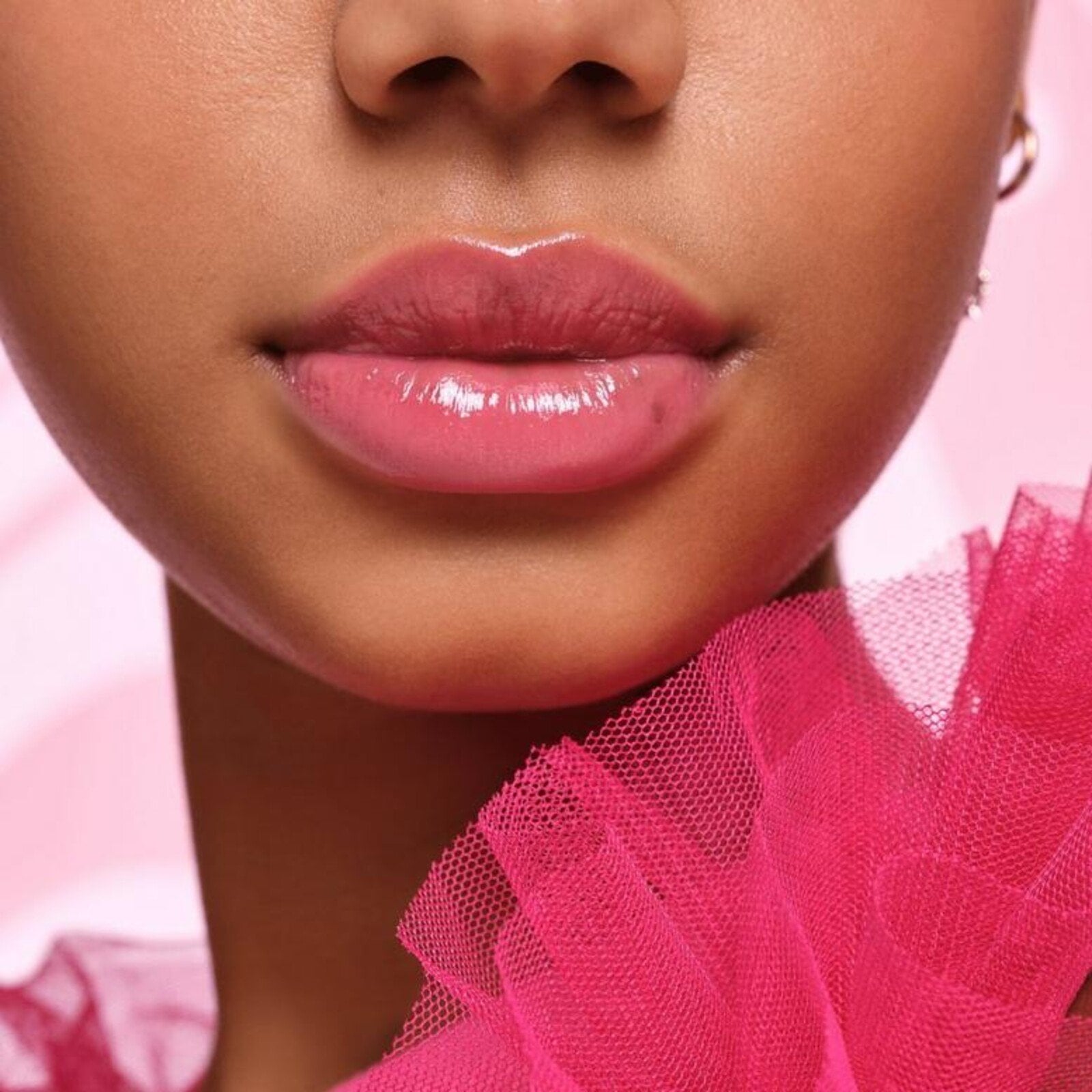 essence Disney Alice in Wonderland Key Chain Sheer Lip Balm 01 Late But Cute 1.35g