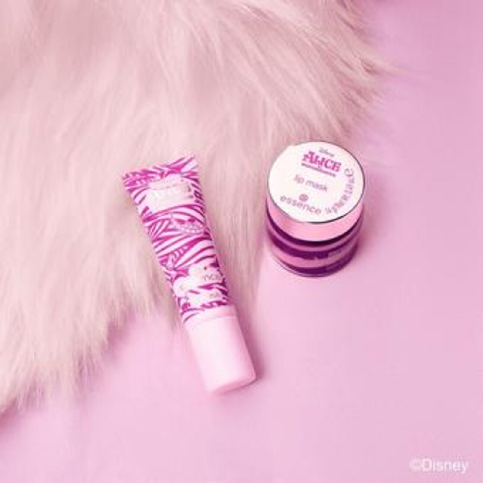 essence Disney Alice in Wonderland Lip Scrub 01 Smirk & Smile 10ml