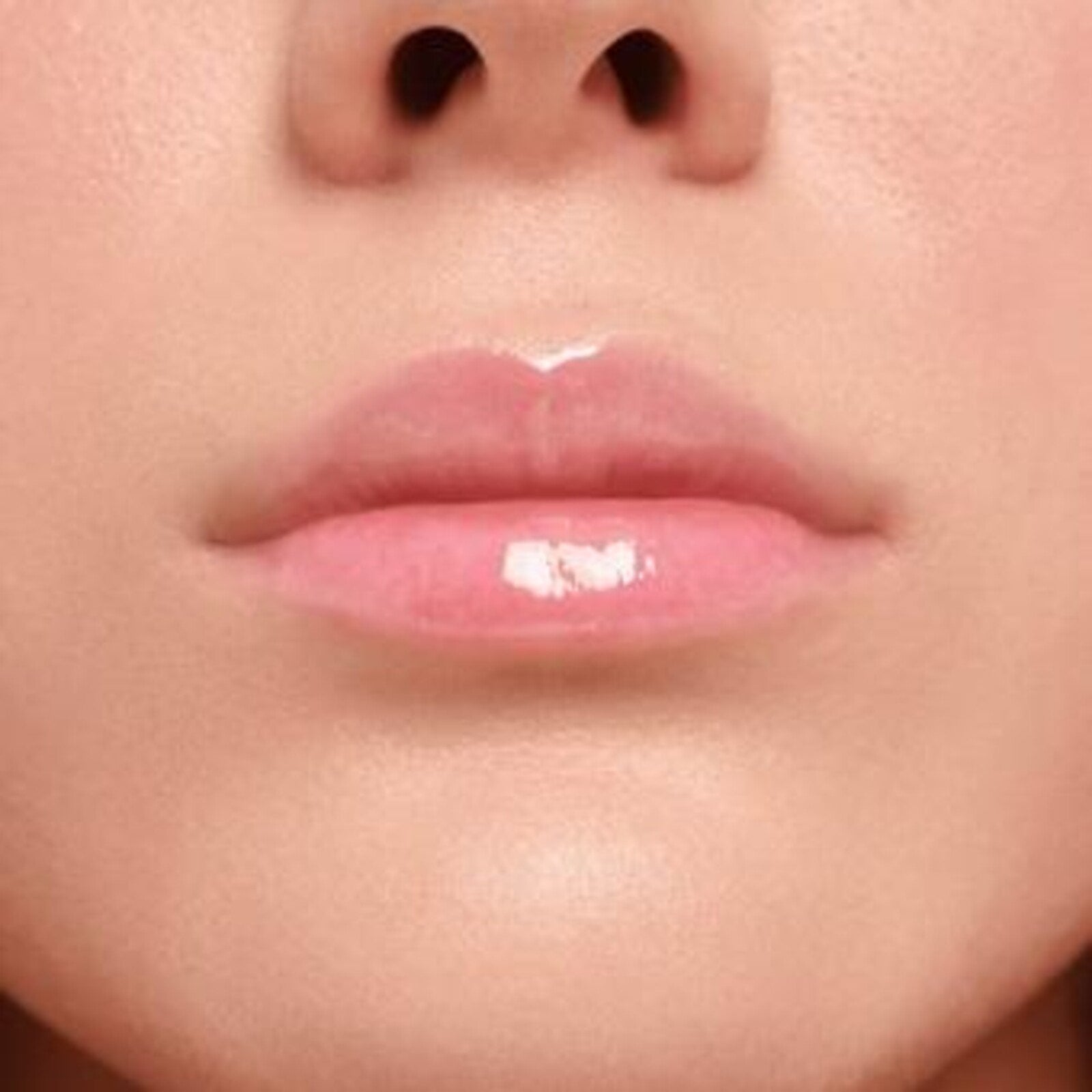 essence Disney Alice in Wonderland Plumping High-Shine Lipgloss 01 Wear A Smile 4ml