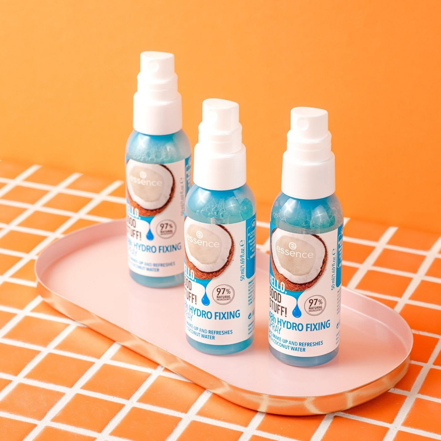 essence Hello, Good Stuff! Spray Fijador Hidratante 48h 50ml (1.69floz)