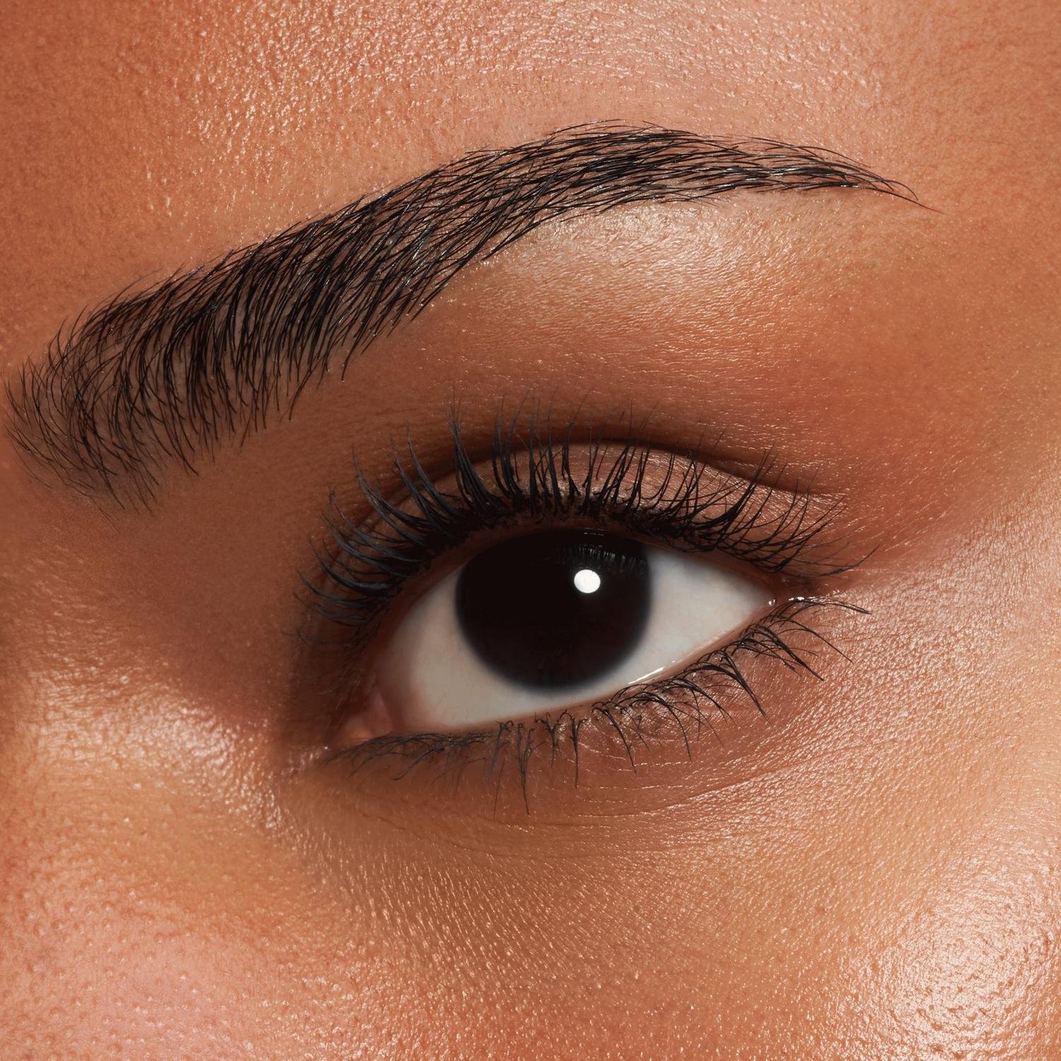 essence Maximum Definition Volume Waterproof Mascara 8ml