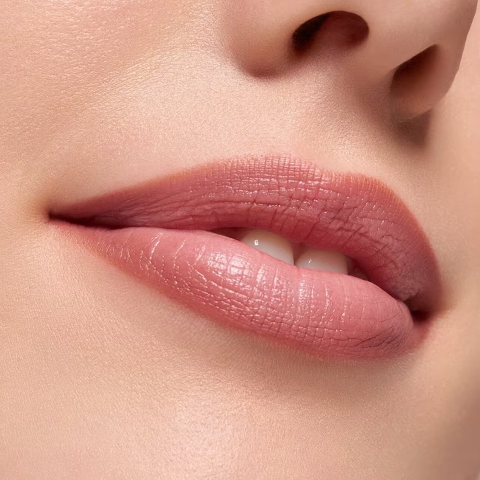 essence POUTline Soft Glide Lip Pencil 03 Bare Affair 0.62g
