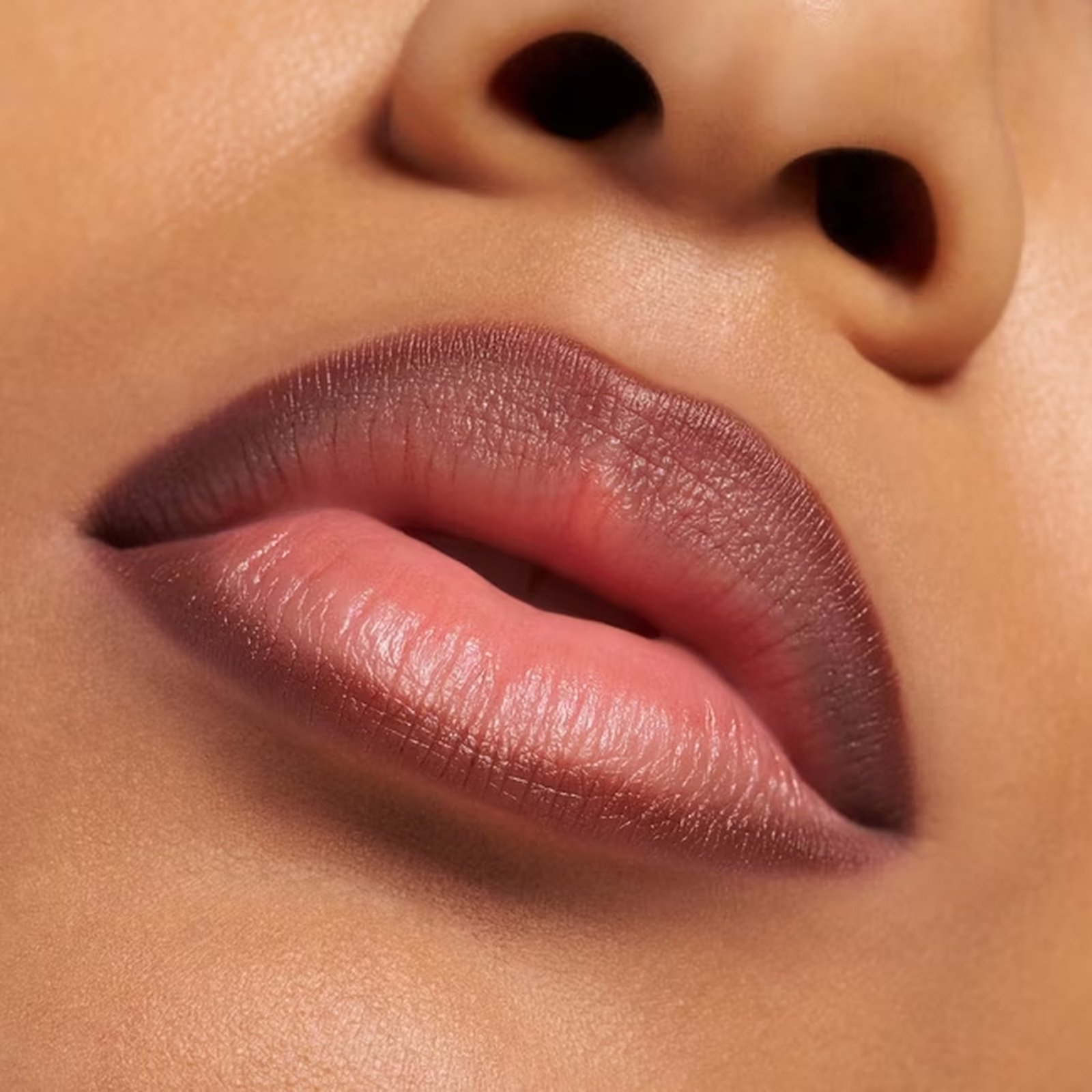 essence POUTline Soft Glide Lip Pencil 04 Cocoa Me Crazy 0.62g