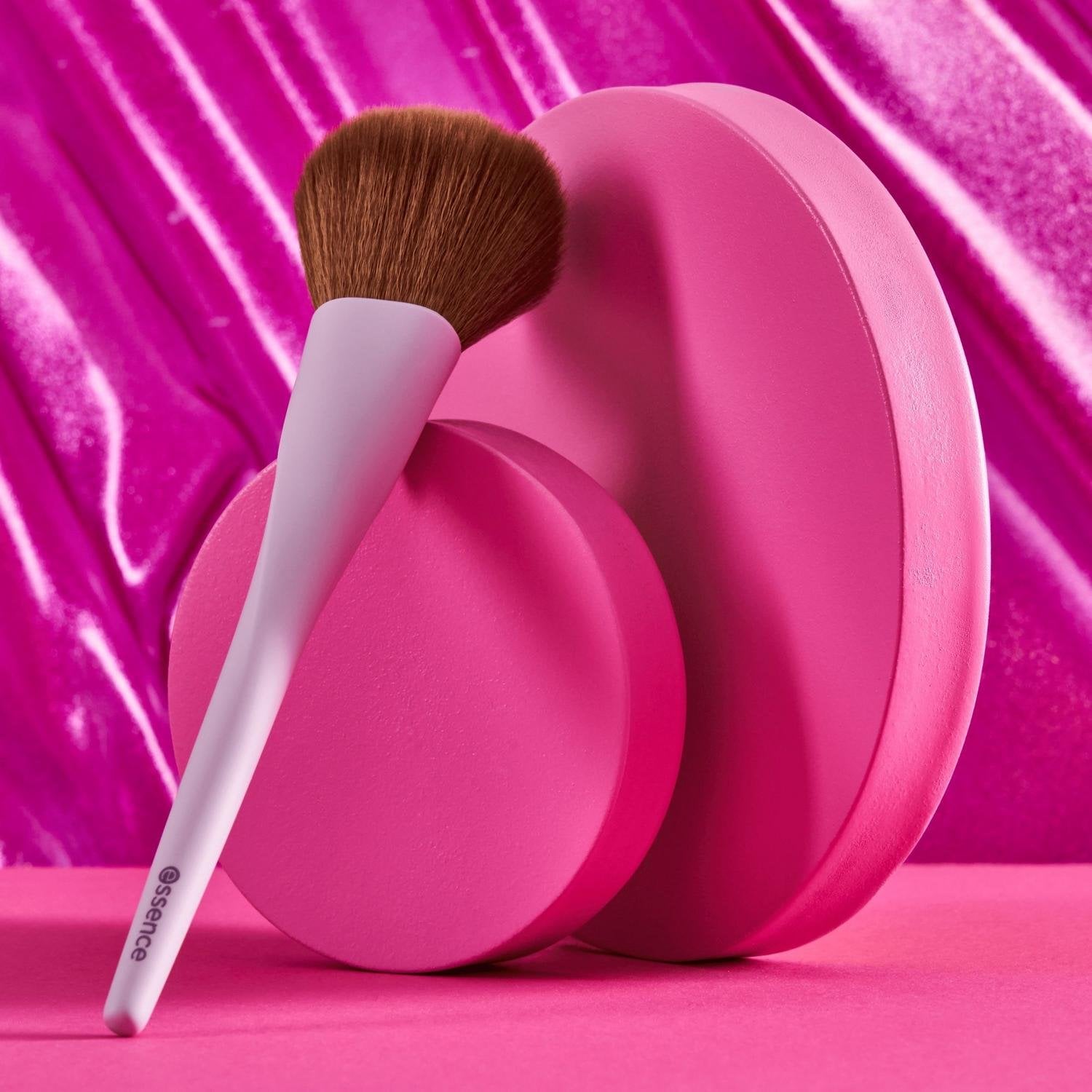essence Powder Brush 01 Powdered Perfection