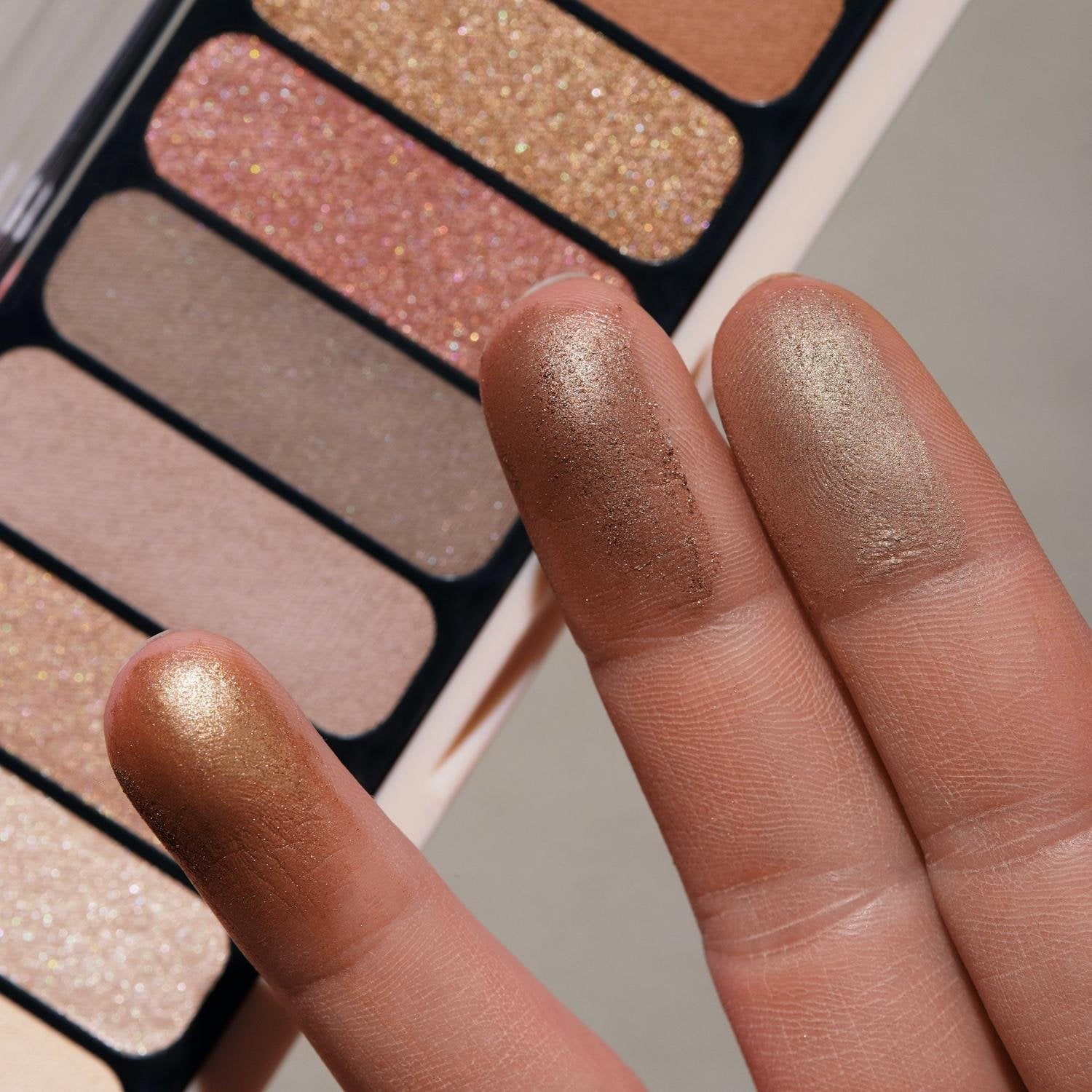 essence the NUDE Edition Eyeshadow Palette 10 Pretty in Nude 10g