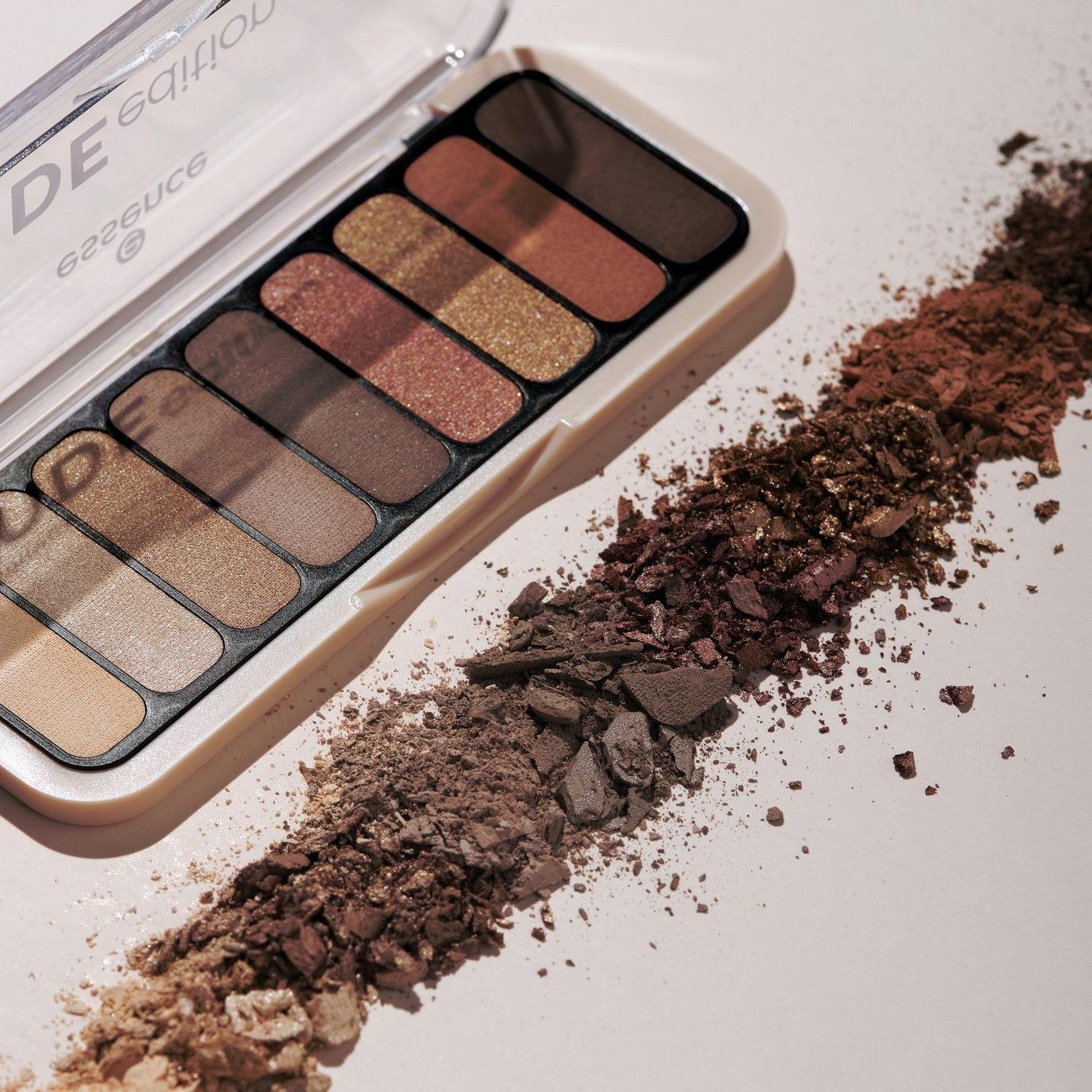 essence the NUDE Edition Eyeshadow Palette 10 Pretty in Nude 10g