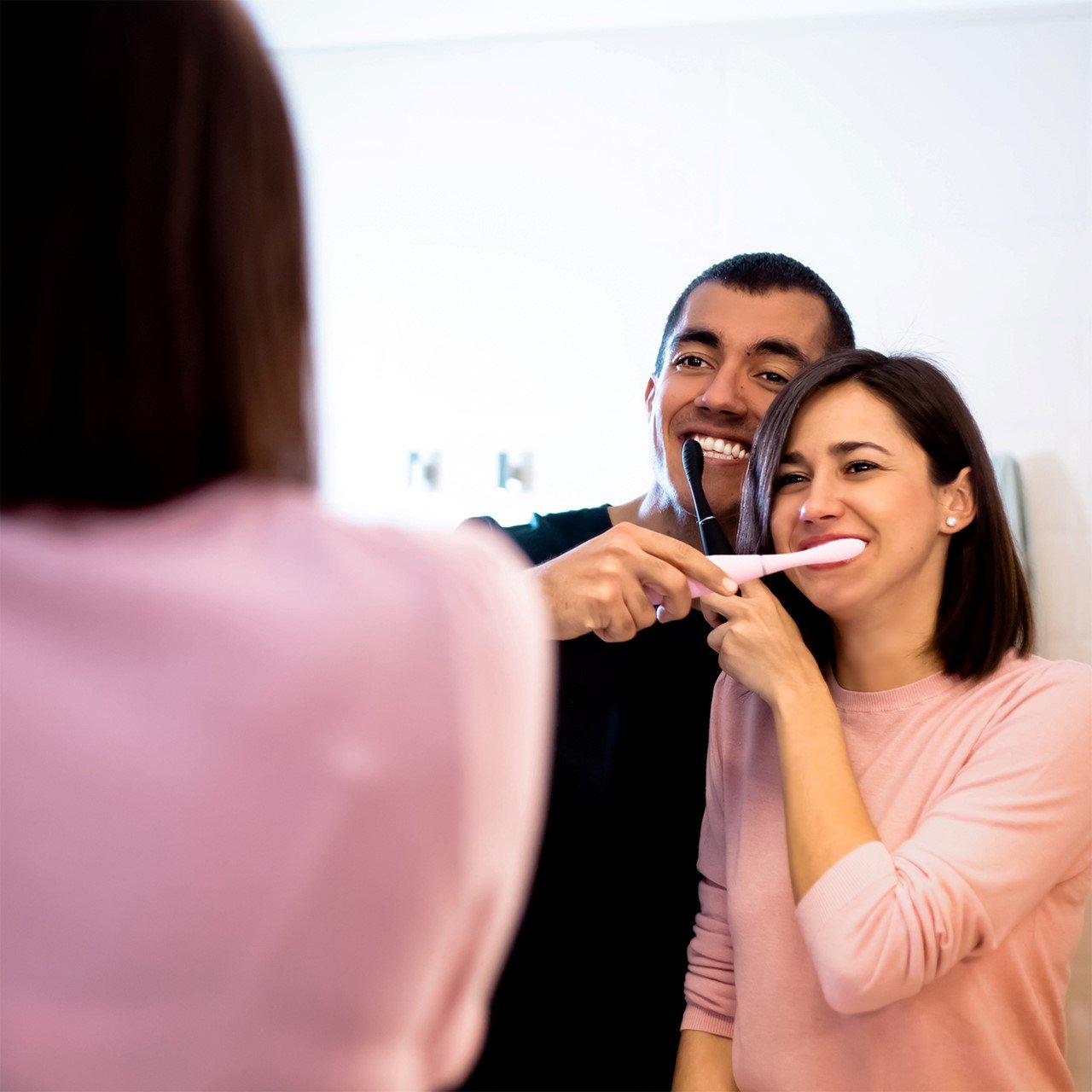 FOREO ISSA™ 2 Silicone Sonic Toothbrush Pearl Pink