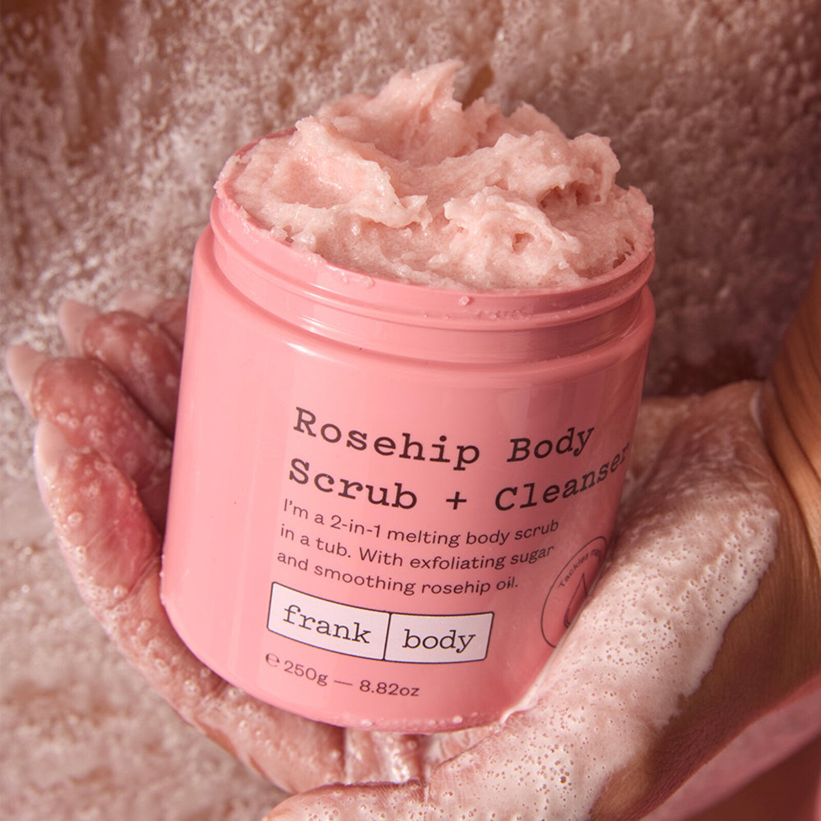 Frank Body Пилинг за тело и средство за чишћење од шипка 250 г