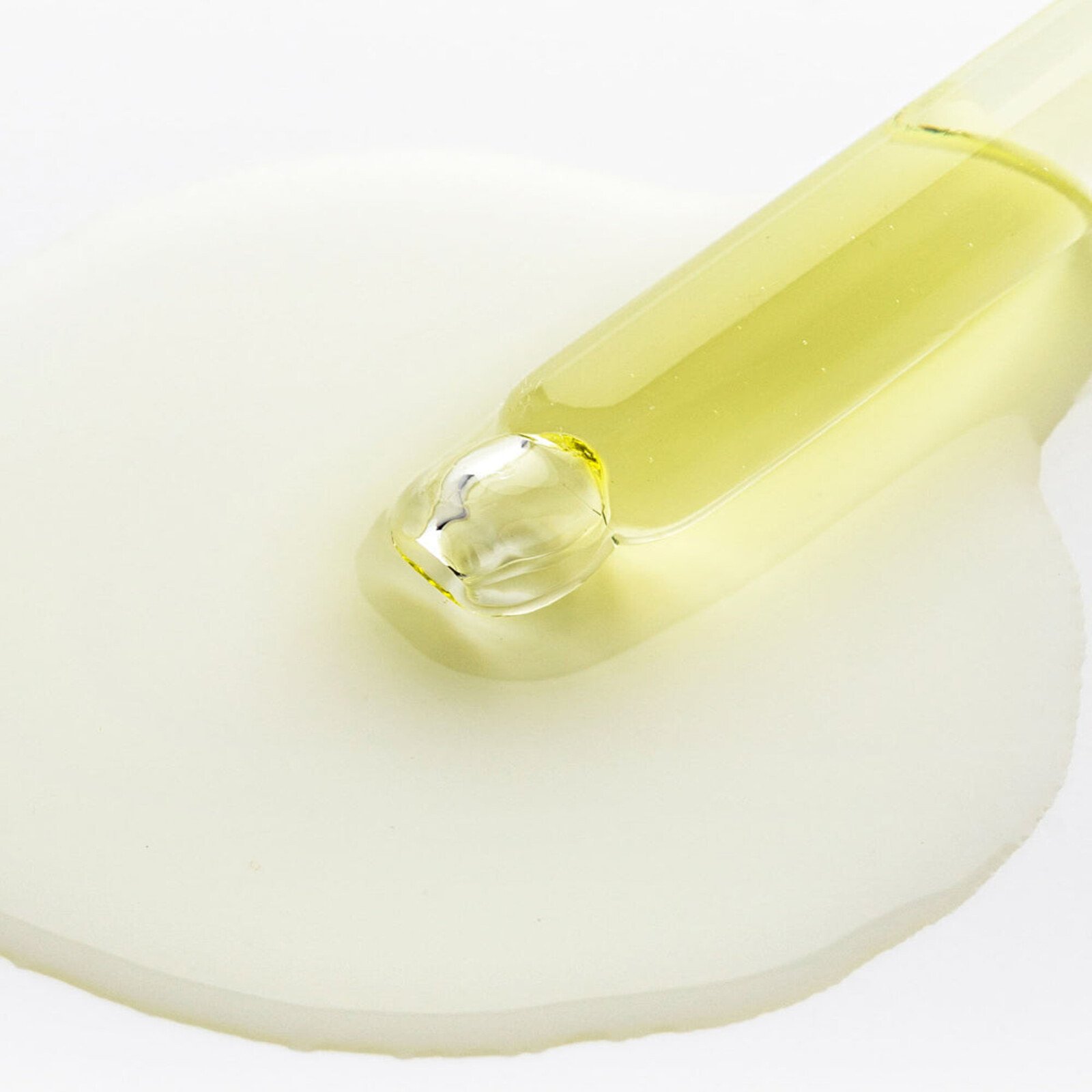 iD Skin Identity Acne Solution Mandelic Acid 6% + Salicylic Acid 2% Anti-Blemish Peeling Solution 30ml