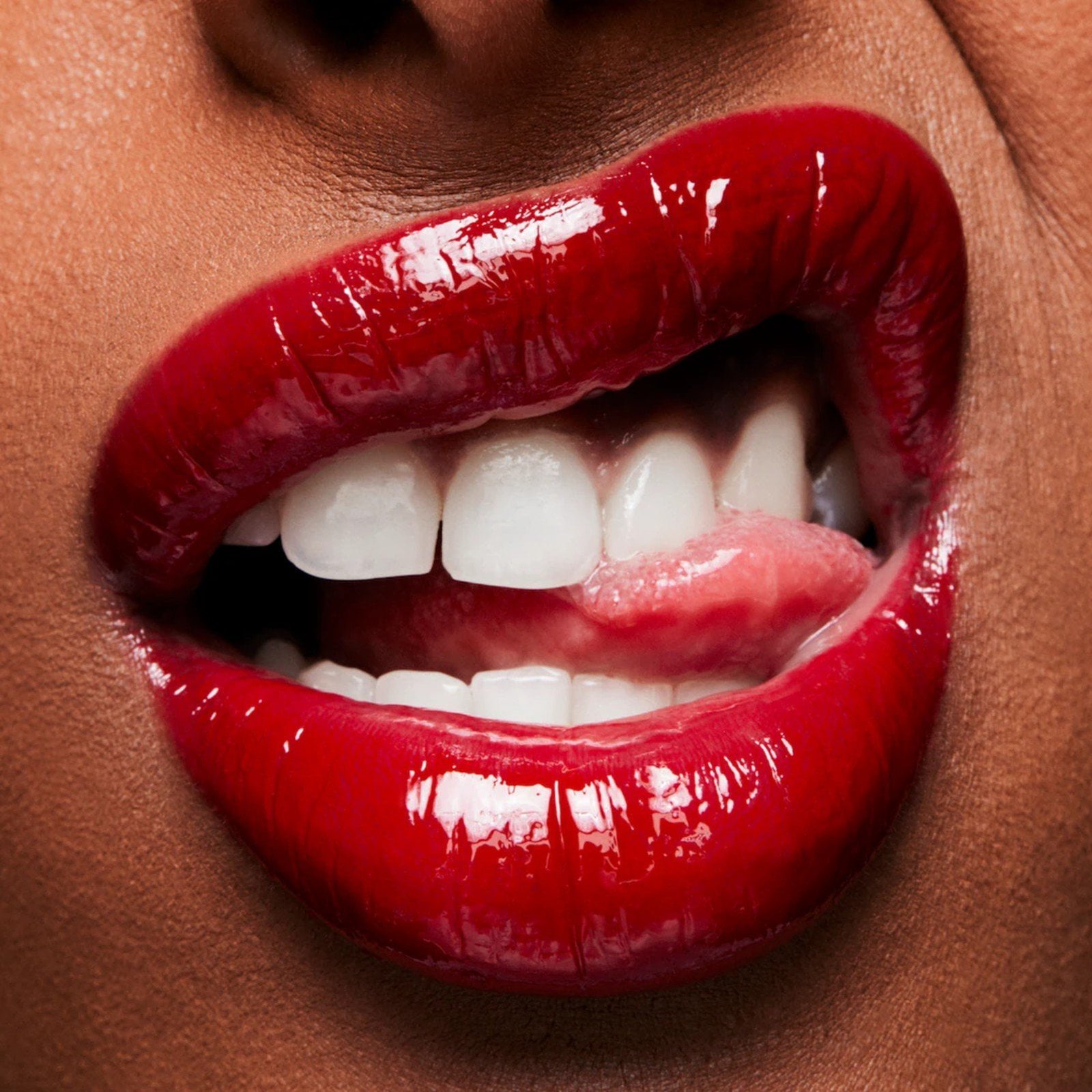 M.A.C Cosmetics Lipglass 328 Ruby Woo 3.1ml