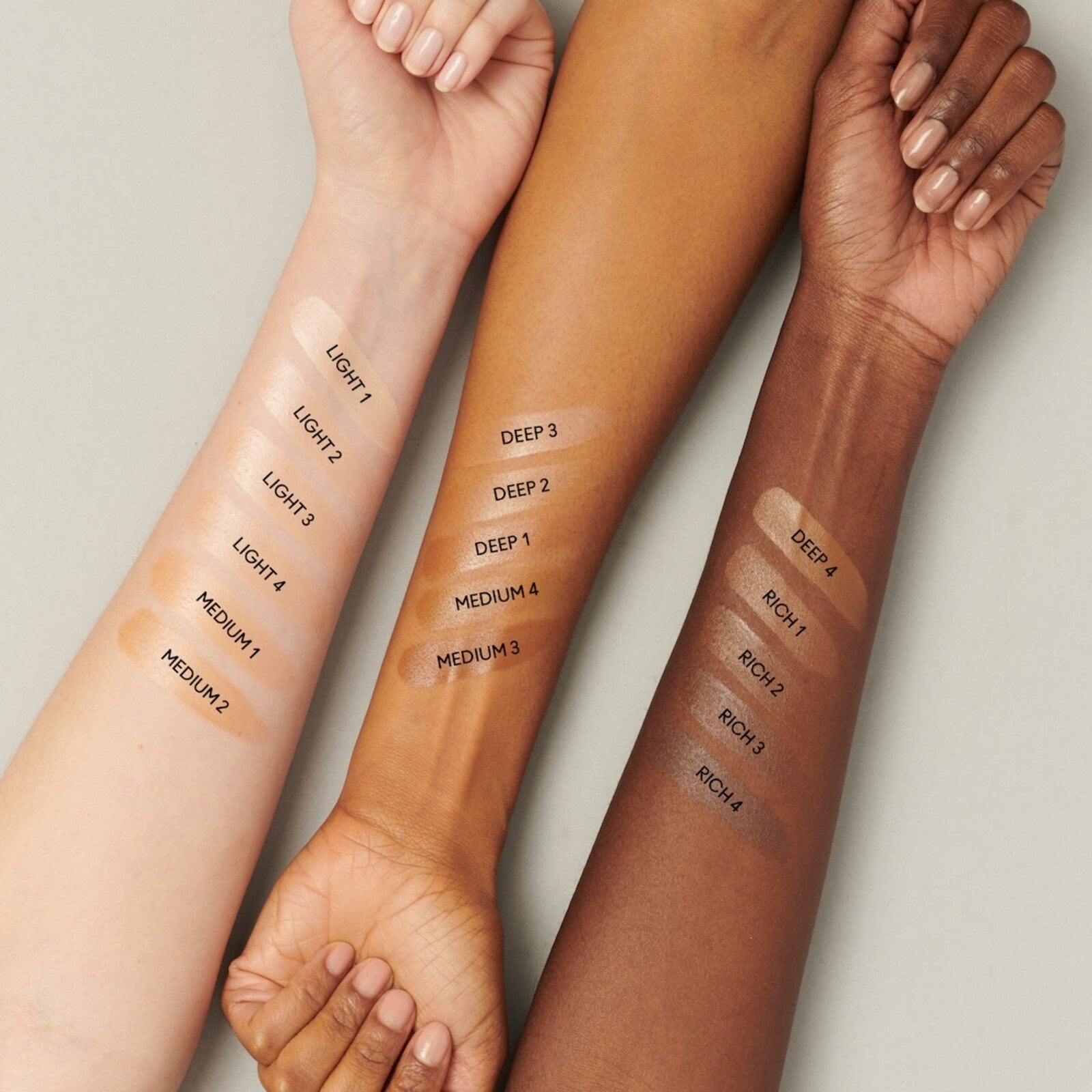 M.A.C Cosmetics Strobe Dewy Skin Tint Moisturizer Medium 4 30ml