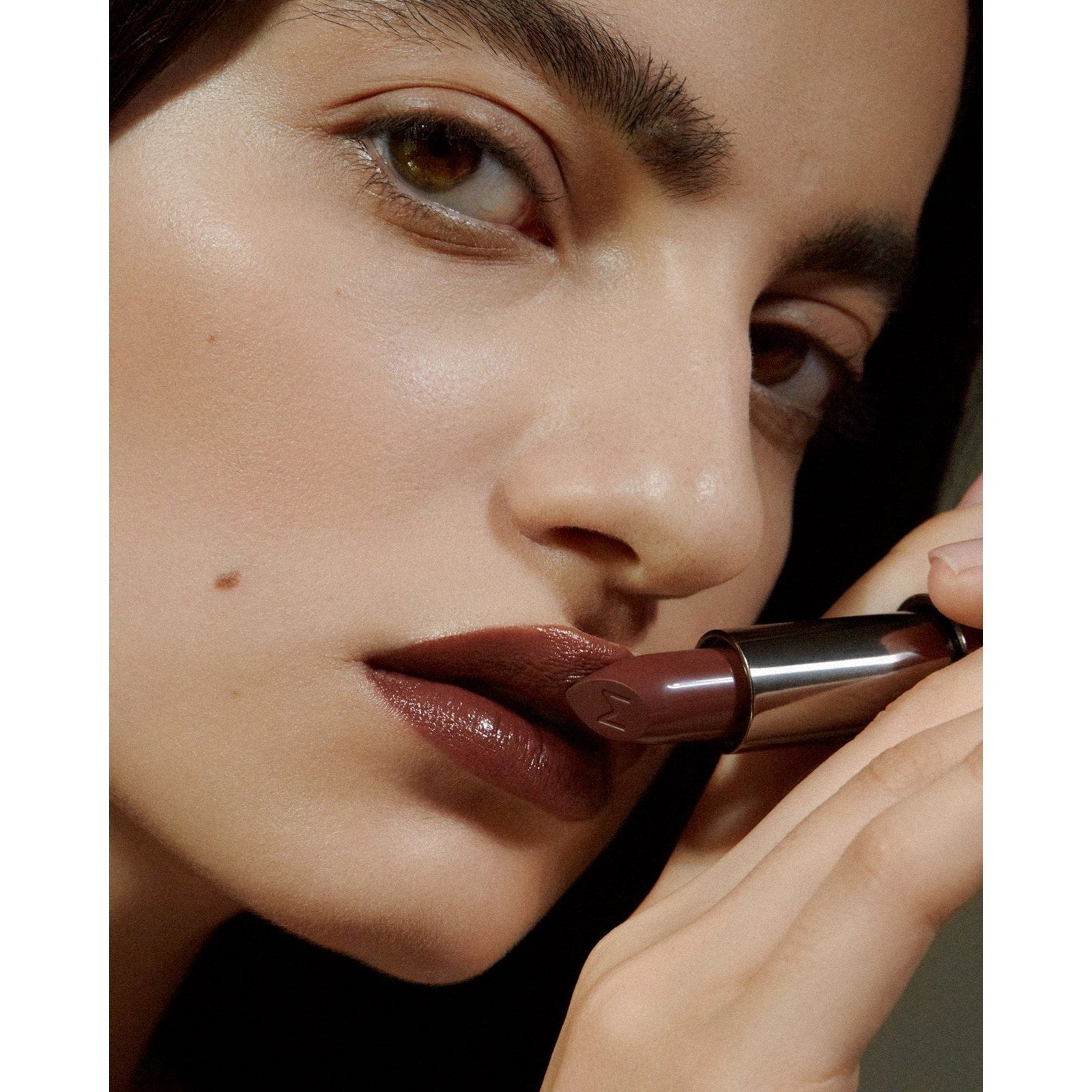 Mádara Dazzle Nights Satin Shine Lipstick 504 Dominance 3.8g