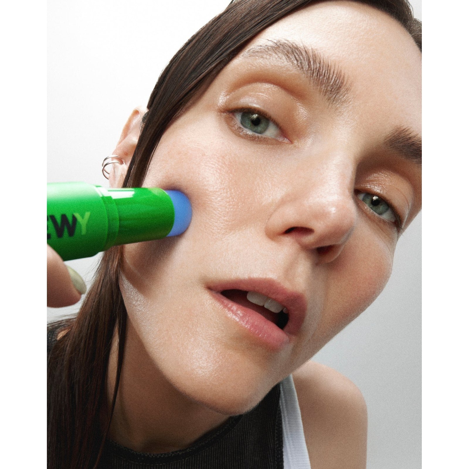 Mádara Dewy Hydra Caffeine Serum Stick 11.5g