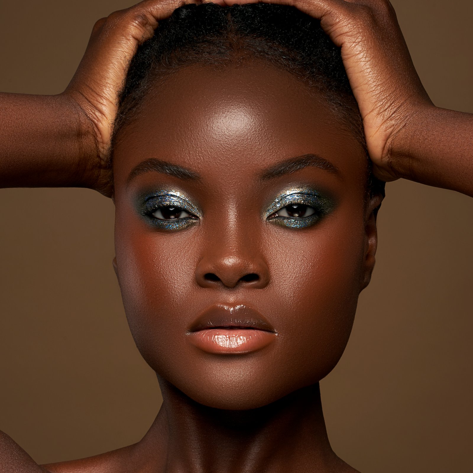 Danessa Myricks Beauty Infinite Chrome Flakes Moonlight 3.8g (0.13oz)