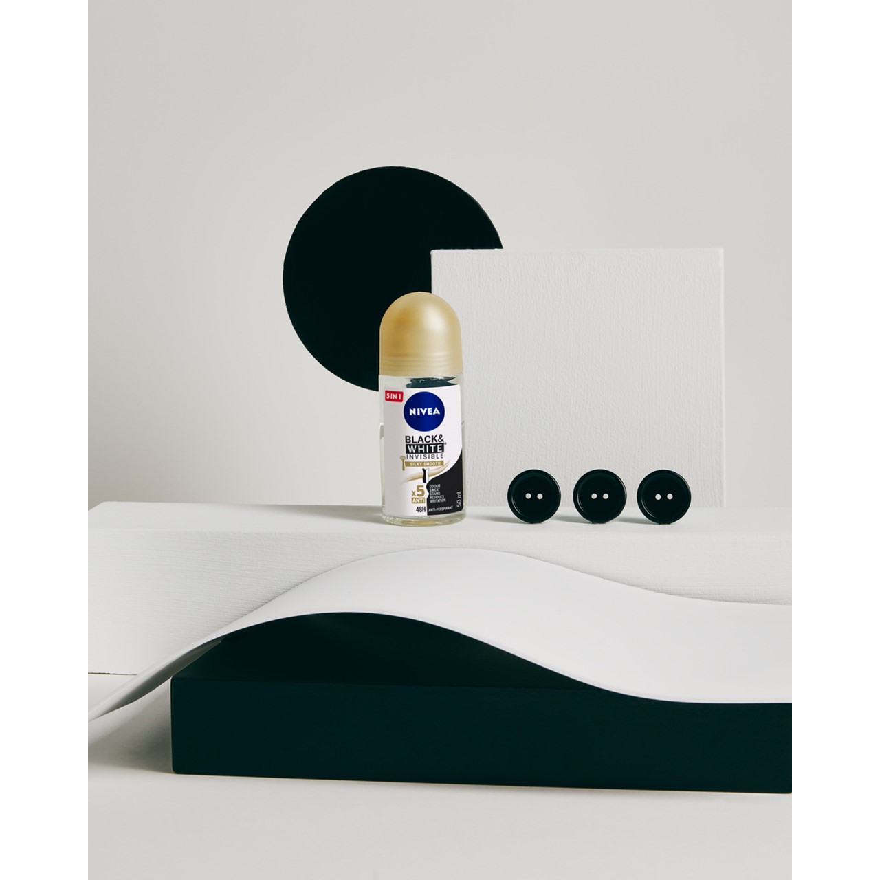 Nivea Black & White Invisible Silky Smooth Roll-On 50ml