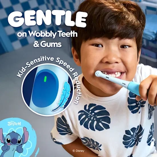 Oral-B iO™ Kids 6+ elektromos fogkefe Stitch + utazótáska