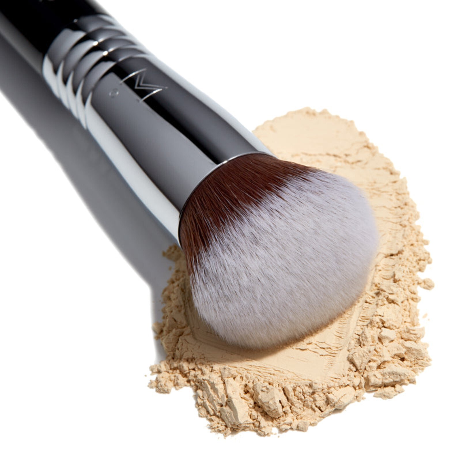 Sigma Beauty F82 Round Kabuki™ Brush x1