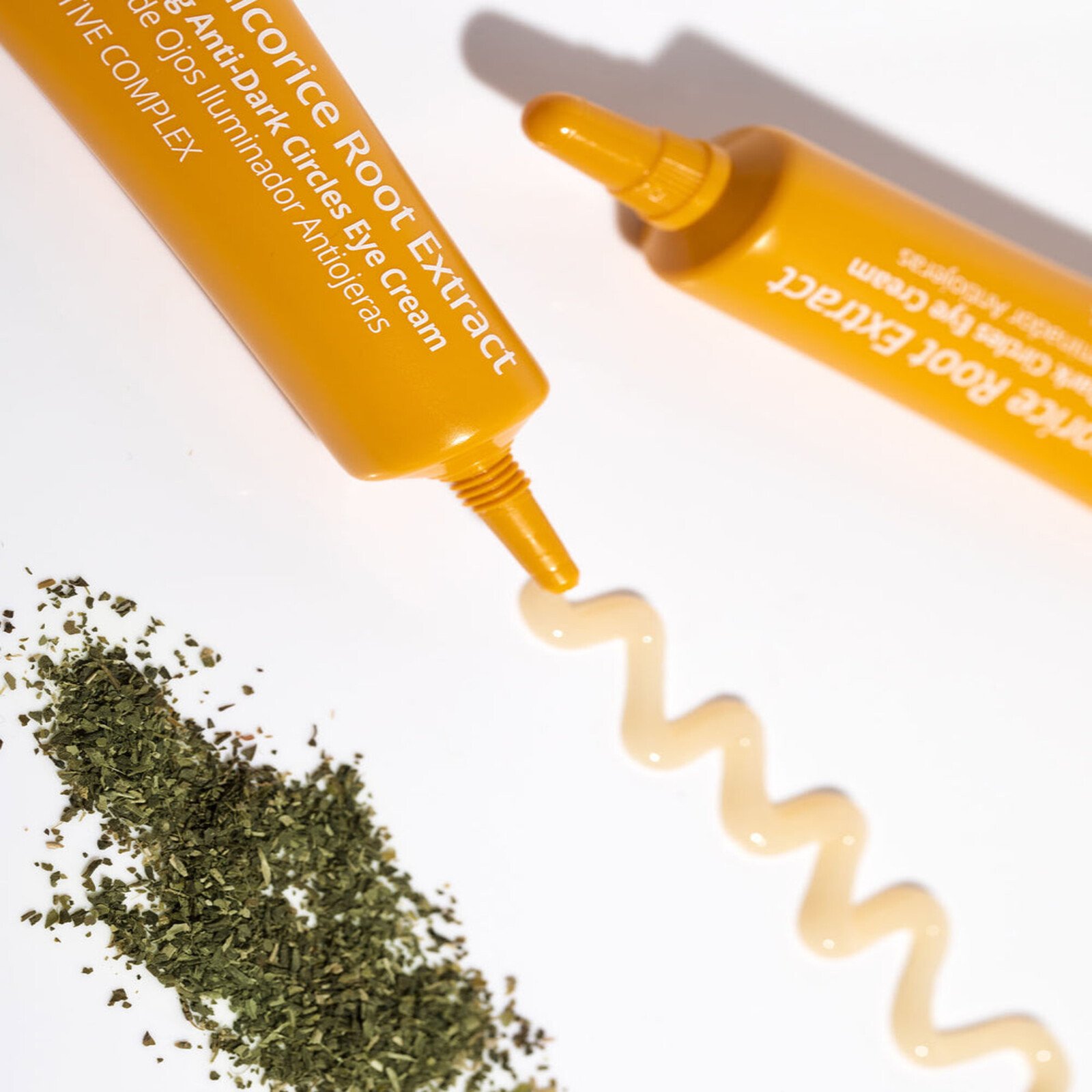 Skin Generics Vit K1 + Extracto de Raíz de Regaliz Contorno de Ojos Luminoso Antiojeras 15ml