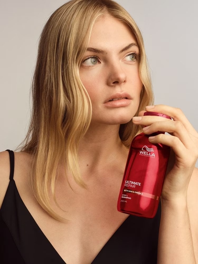 Wella Ultimate Repair Step 1 Shampoo 250ml