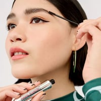 benefit Precisely, My Brow Wax Full-Pigment Sculpting Brow Wax 4 Warm Deep Brown 5g