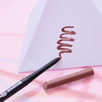 essence 8h Matte Comfort Lipliner 16 Run, Don't Walk! 0.3g