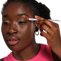 essence All in One Blending Brush 01 Blending Hero