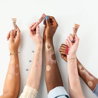 essence Baby Got Glow Liquid Highlighter 20 Rose and Shine 10ml