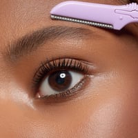 essence مثبّت الحواجب