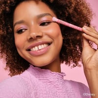 essence Disney Alice in Wonderland Eyeshadow Blender Brush 01 You're My Cup Of Tea