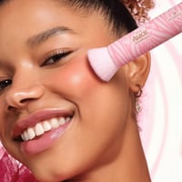 essence Disney Alice in Wonderland Makeup Buffer Brush 01 Simply Me