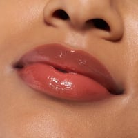 essence JUICY BOMB Bálsamo Brilhante 07 Caramelt My Heart 2,5 g