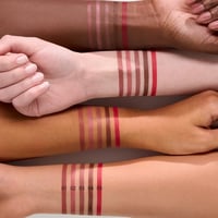 essence POUTline Soft Glide Lip Pencil 03 Bare Affair 0.62g