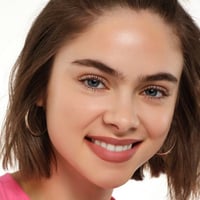 essence POUTline Soft Glide Lip Pencil 03 Bare Affair 0.62g