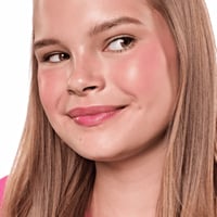 essence Soft Touch Bouncy Blush 40 Roses in Berry 5g