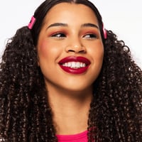 essence The Slim Stick أحمر شفاه طويل الثبات لمدة 6 ساعات 109 Burgundy Bliss 1.7g