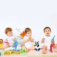 FOREO ISSA™ baby Gentle Sonic Toothbrush Strawberry Rose Lion