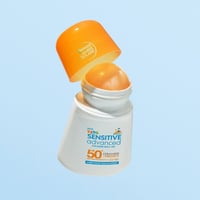 Garnier Ambre Solaire Kids Advanced Sensitive Colored Roll-On SPF50+ 50ml