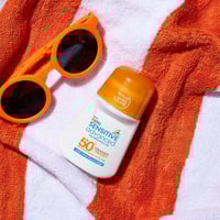 Garnier Ambre Solaire Kids Advanced Sensitive Colored Roll-On SPF50+ 50ml