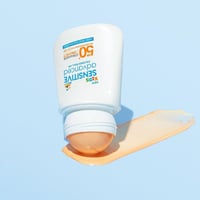 Garnier Ambre Solaire Kids Advanced Sensitive Colored Roll-On SPF50+ 50ml