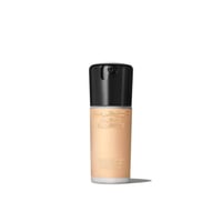M.A.C Cosmetics Studio Radiance Serum-Powdered Foundation