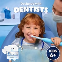 Oral-B iO™ Kids 6+ elektromos fogkefe Stitch + utazótáska