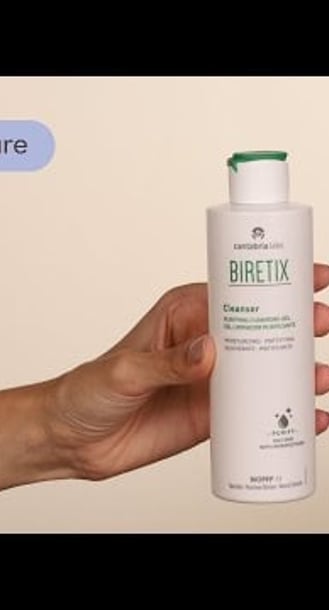 Biretix Cleanser Purifying Cleansing Gel Texture | Care to Beauty