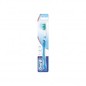 Oral-B 123 Shiny Clean Toothbrush Medium